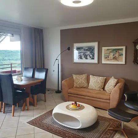 Sonnenschein Mit Pool Lahnstein