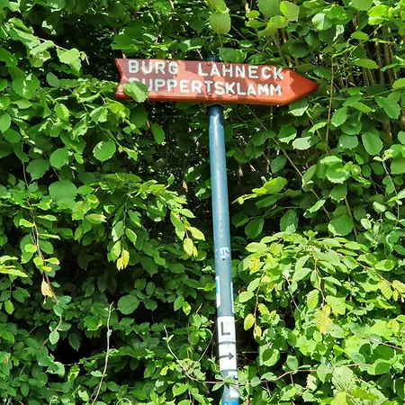 Sonnenschein Mit Pool Lahnstein