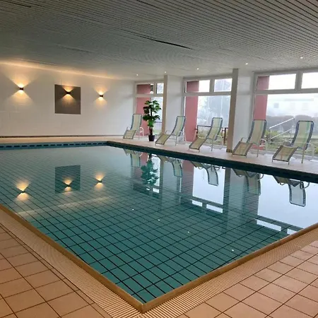 Sonnenschein Mit Pool *