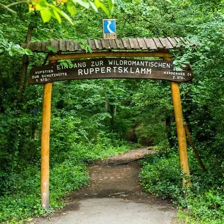 Sonnenschein Mit Pool Lahnstein