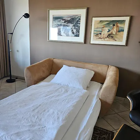 Sonnenschein Mit Pool