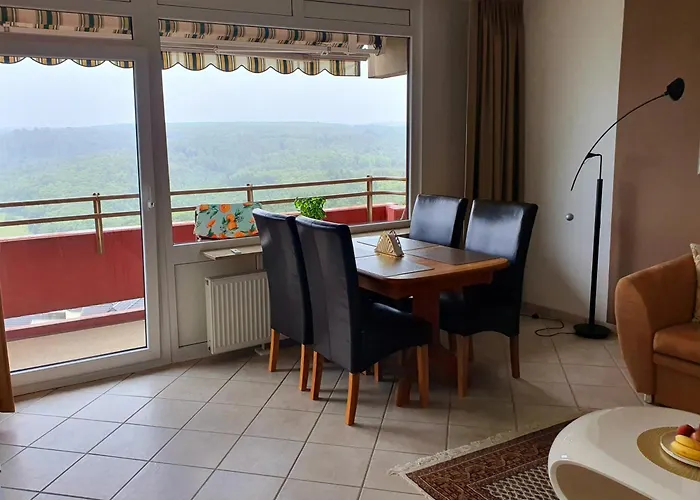 Sonnenschein Mit Pool Lahnstein